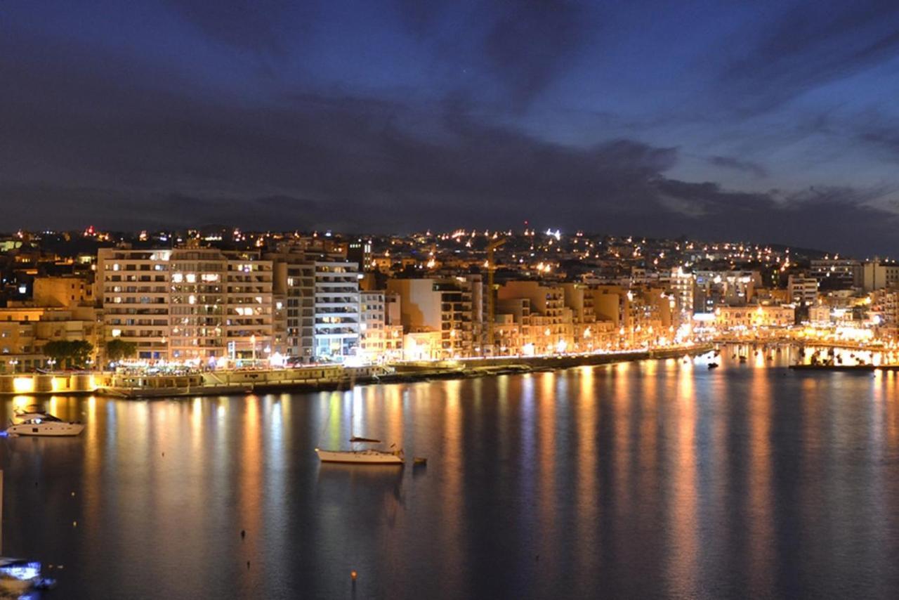 Modern Seaview In A Prime Location Apartment Sliema